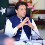 پاکستان تحریک انصاف کے چیئرمین عمران خان نے قوم کا شکریہ اداکرتے ہو ئے الیکشن کرا نے تک روڈوں پر نکلنے کا اعلان کردیا